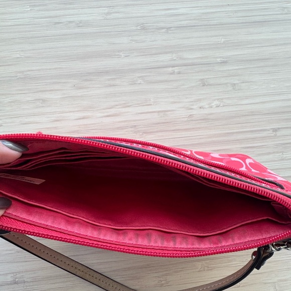 Coach Peyton Dream wristlet - Picture 7 of 7